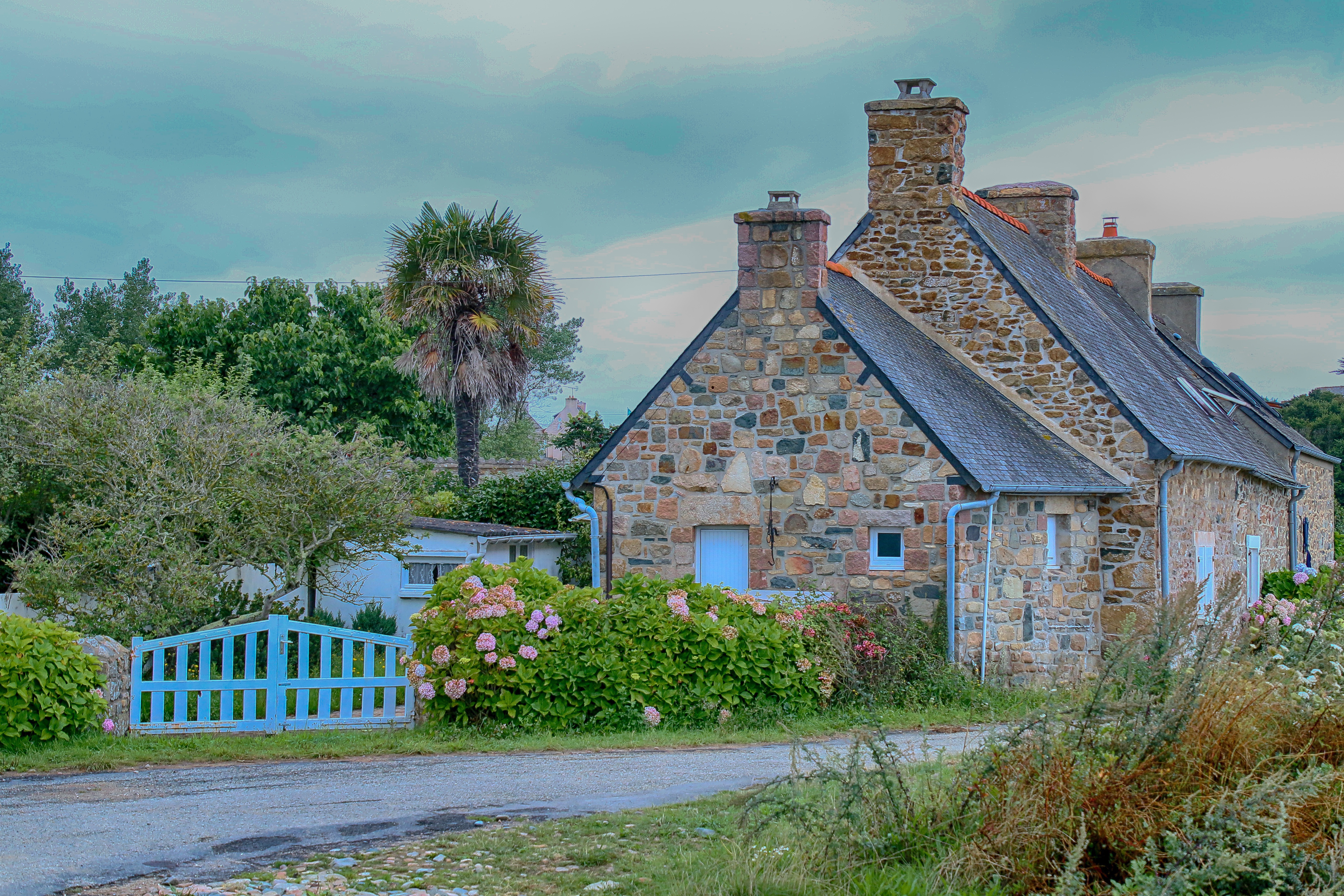 Maison en pierre vue mer en Bretagne